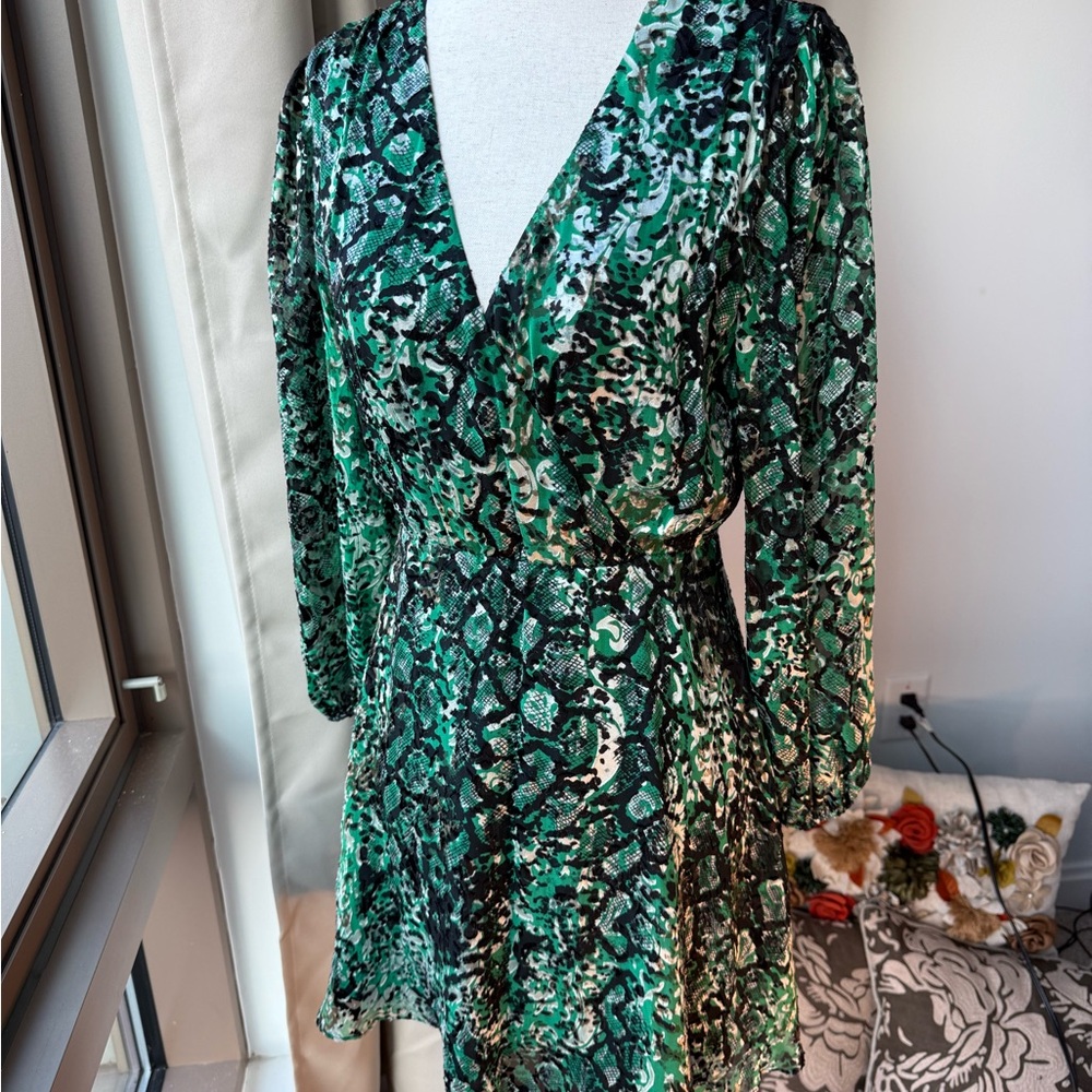 Alice + Olivia Green Black Printed Long Sleeve Mini Dress - Picture 13 of 15